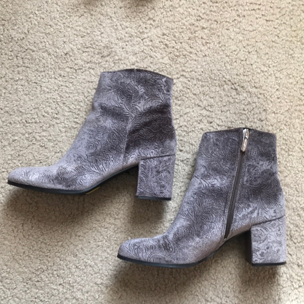 Velvet grey booties